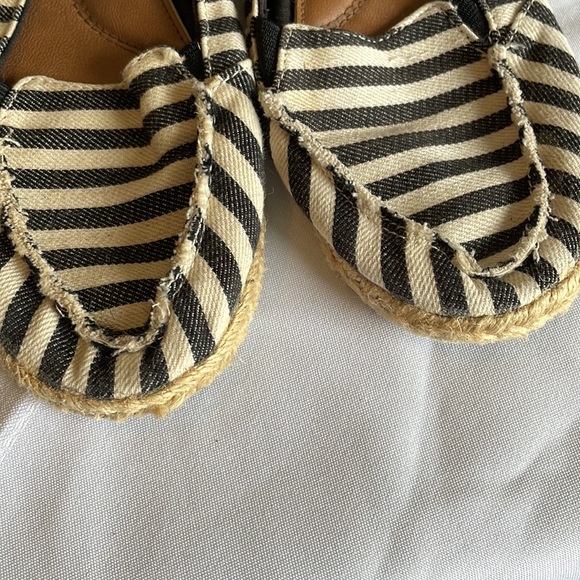 Signature by Levi Strauss Flats. Size 9 - Picture 3 of 7